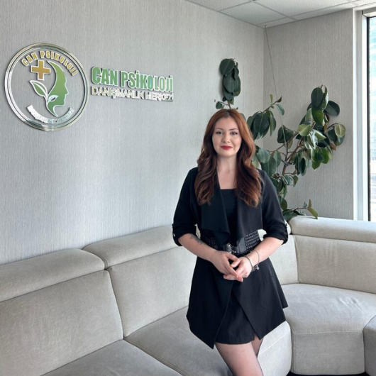 Uzman Psikolojik Danışman Melisa Kozak